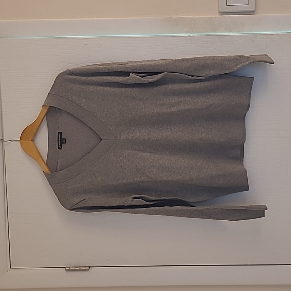 Brooks Brothers V neck sweater